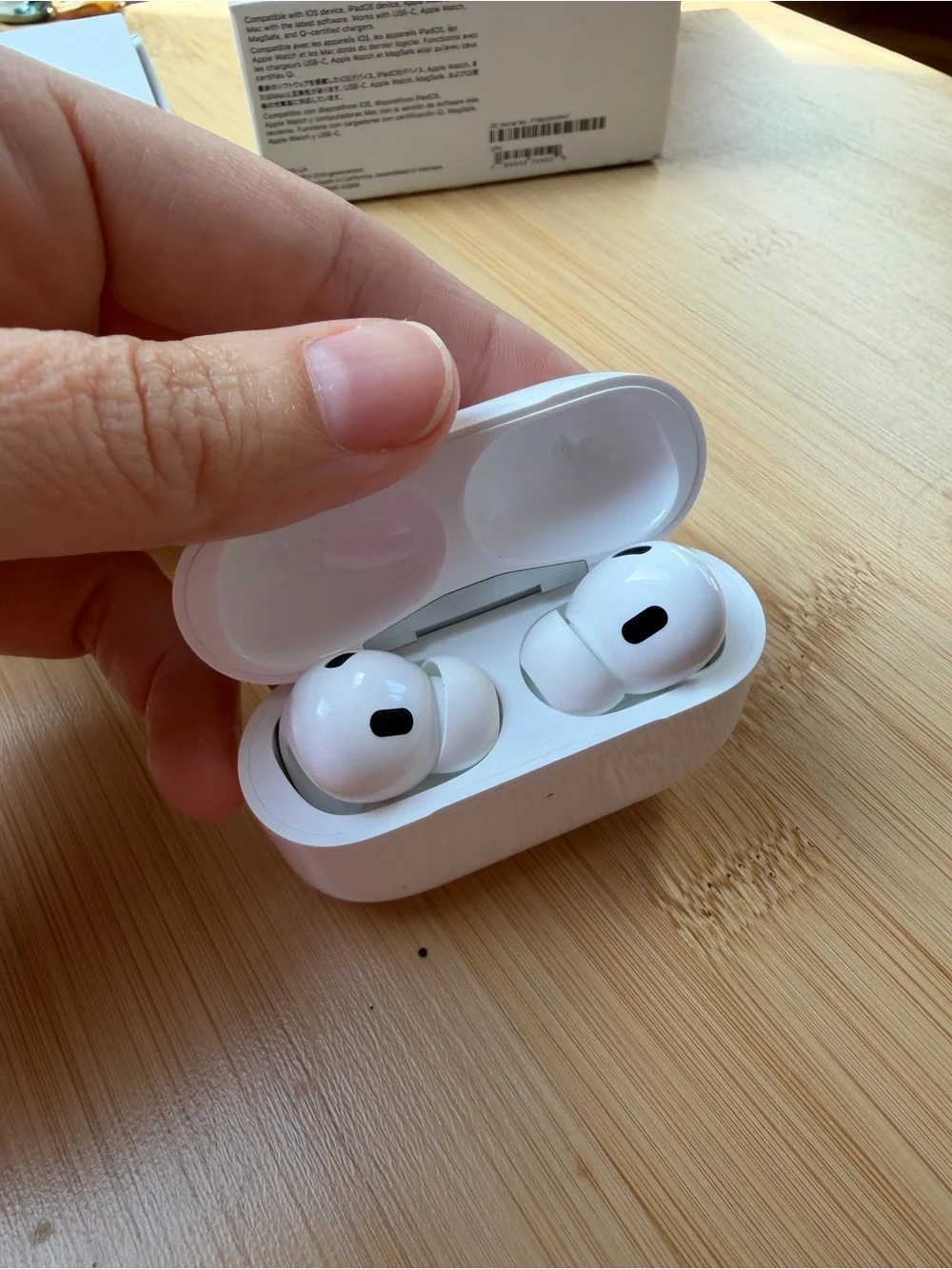 Apple AirPods Pro White Wireless Earbuds with Charging Case 2nd Gen